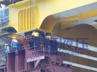 大噸位同步千斤頂案例